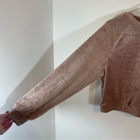 UGG Beckner Cropped Sweatshirt Long Sleeve Cropped Crewneck Velvet Plush XL - Picture 5 of 12
